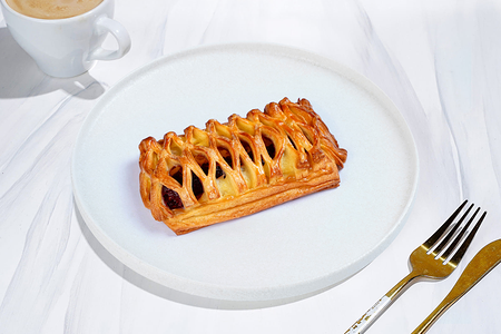 Слойка с малиной