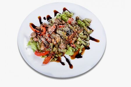 Теплый салат с телятиной 