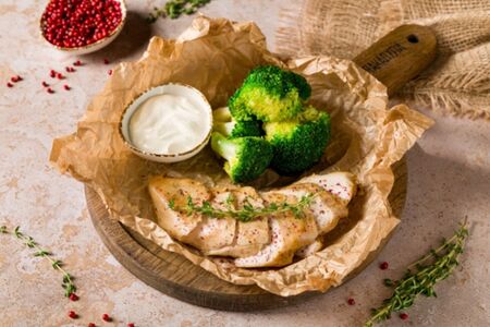 Филе куриное с соусом Копченый сулугуни