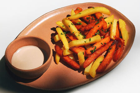 Палочки из батата и картофеля