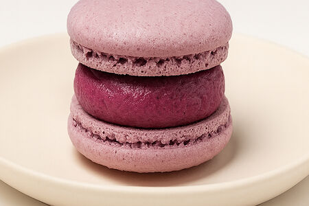 Макарон черная смородина mini