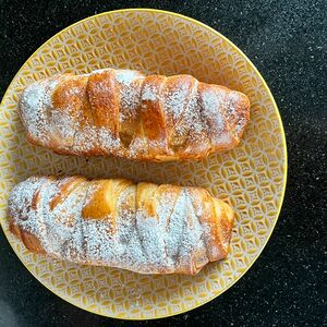 Булочка с варёной сгущёнкой