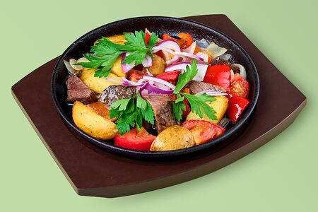 Жаркое по-домашнему на сковородочке со свининой