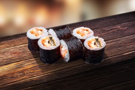 Мини-ролл с угрем