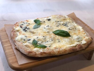 Пинса Сырная