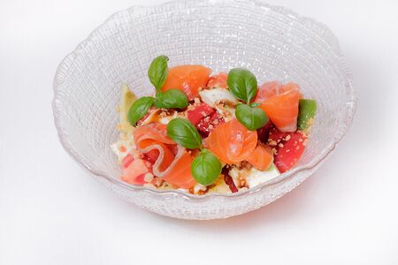 Капрезе Авокадо-лосось