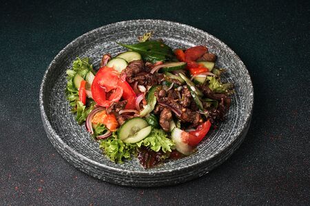 Салат с обоженной говядиной