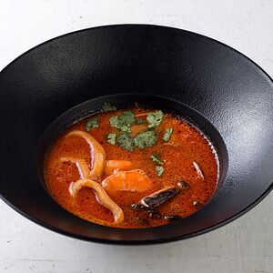 Том ям с морепродуктами