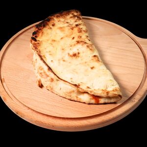 Кальцоне с пеперони