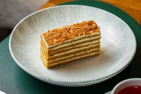 Торт медовик