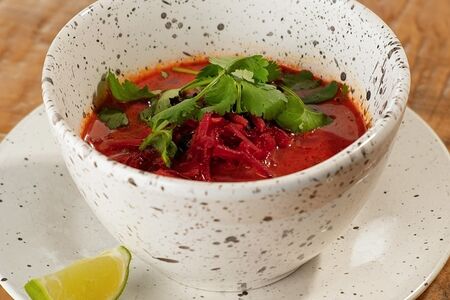 Борщ том-ям