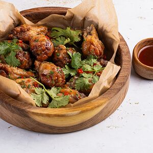 Куриные крылышки в соусе сладкий чили