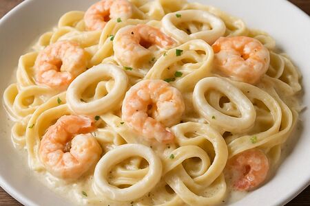 Паста с морепродуктами в сливочном соусе
