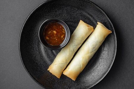 Жареные спринг-роллы с креветками