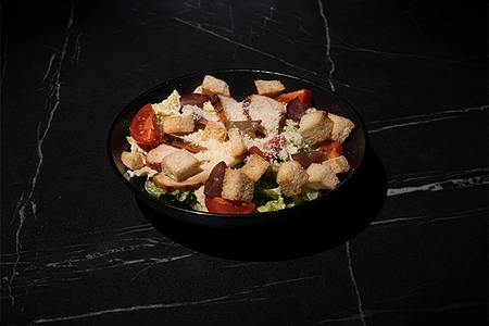 Салат цезарь с курицей