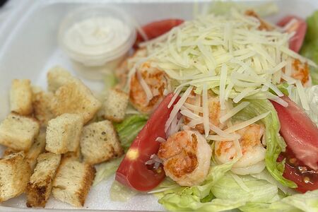 Цезарь с креветками 