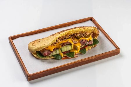 Пита с томленым брискетом 