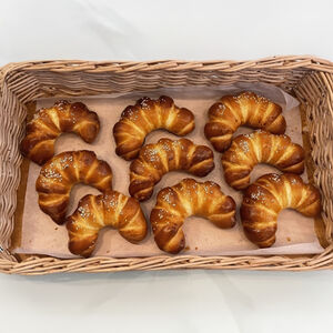 Пуховый рогалик с яблоком и корицей 