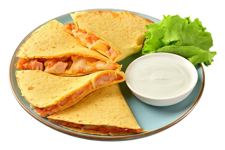 Кесадия с курицей и ананасом