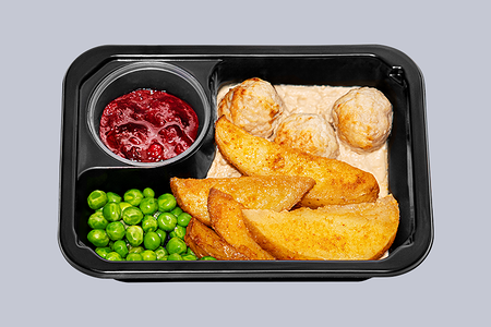 Ланч с фрикадельками и брусничным соусом