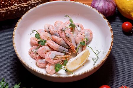 Пряные креветки в пиве