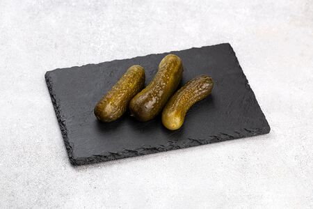 Соленые огурцы