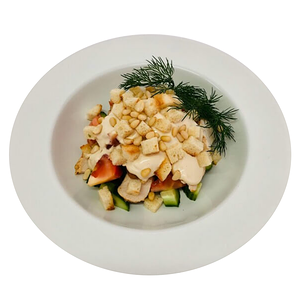 Салат с куриной грудкой и кедровым орехом