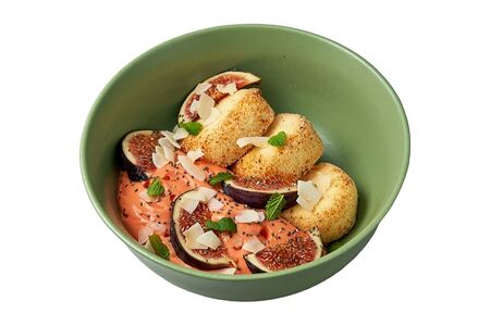 Сырники с сезонными фруктами