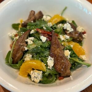 Салат с утиной печенью