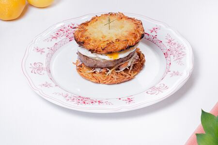 Драник с котлетой и скаморцей