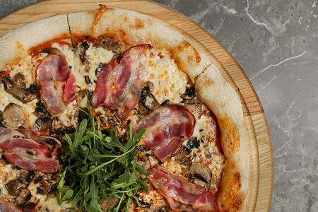 Пицца Грибная с беконом