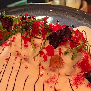 Семга под сливочно-икорным соусом