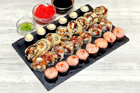 Сет Унаги Урамаки