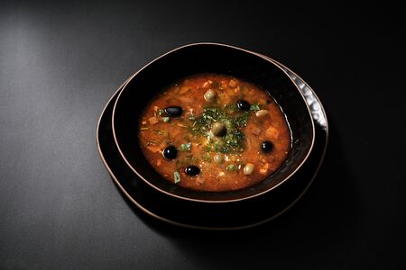 Солянка мясная со сметаной