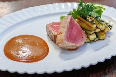 Стейк из тунца