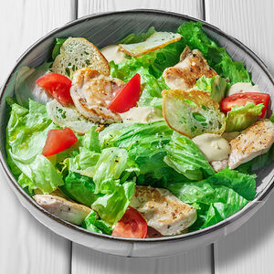 Салат Цезарь с цыпленком