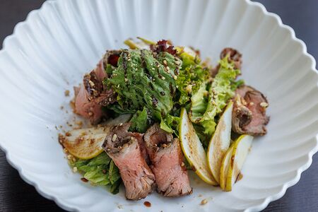 Салат с ростбифом