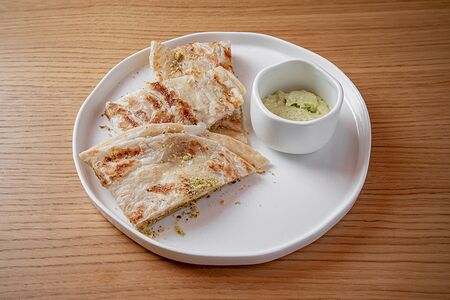 Роти с мортаделлой и фисташками