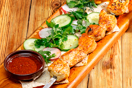 Шашлык из индейки с хмели-сунели