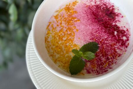 Молочная рисовая каша с апельсиновой цедрой