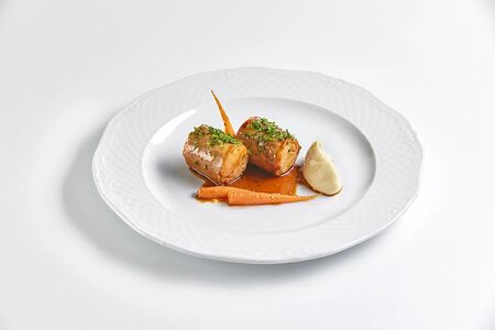 Кролик с кореньями