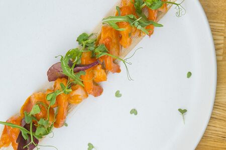 Острые креветки в соусе шрирача