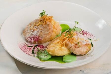 Щучьи котлеты с лососем, картофелем и кремом васаби