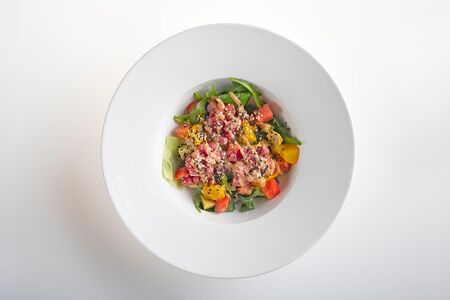 Салат с тартаром из тунца