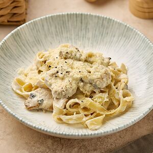 Фетучини с курицей и грибами