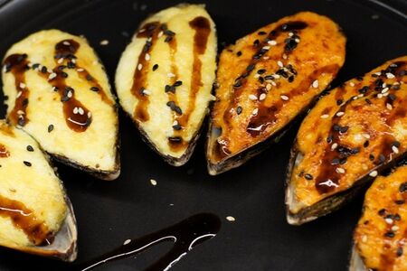 Мидии в створках острые