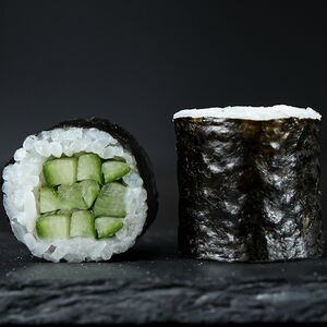 Ролл с огурцом