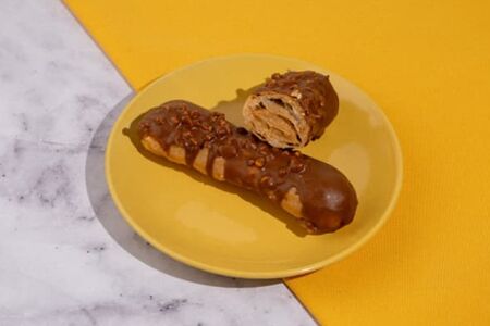 Эклер Карамельный