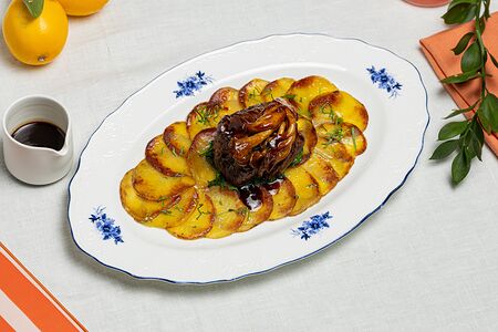 Филе миньон с картофелем и грибами