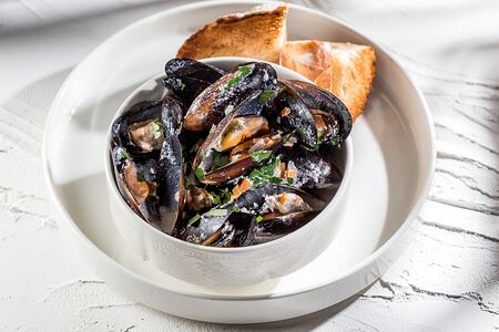 Мидии в сливочном соусе